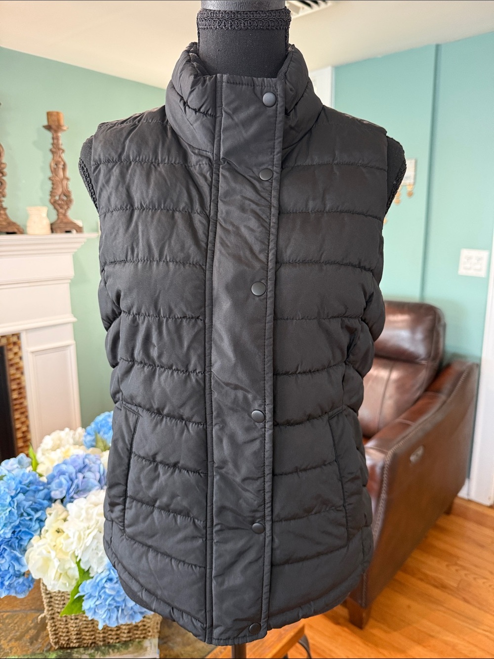 GAP Black Quilted Puffer Vest